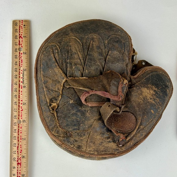 1920s Antique Leather Catcher's Mitt Fully Paded Pillow Style - Picture 4 of 8